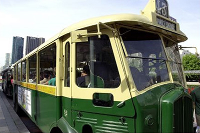 Balade gratuite en bus de légende dans Paris