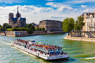 Visiter Paris en bateau, une belle croisière sur la Seine dès 1 € sur VavaBid.fr