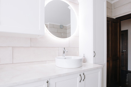 Un miroir de salle de bain led, la solution déco et pratique