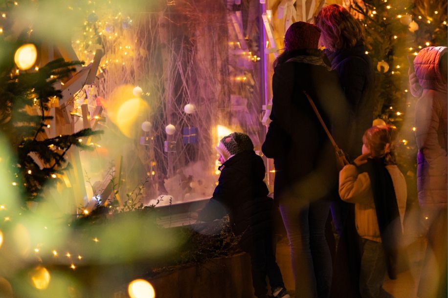 Le parvis de l'Hôtel de Ville se transforme en Forêt enchantée