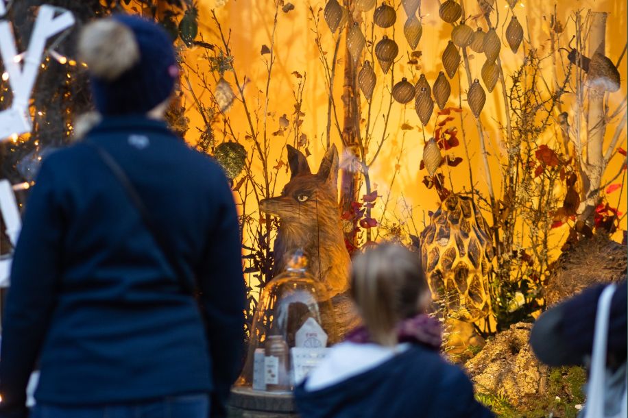 Le parvis de l'Hôtel de Ville se transforme en Forêt enchantée