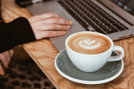 Café à volonté pour 5 € / heure (snacks, boissons chaudes et fraîches)