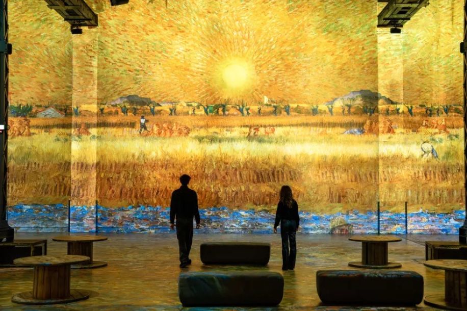 L’Atelier des Lumières : le musée immersif où les tableaux prennent vie