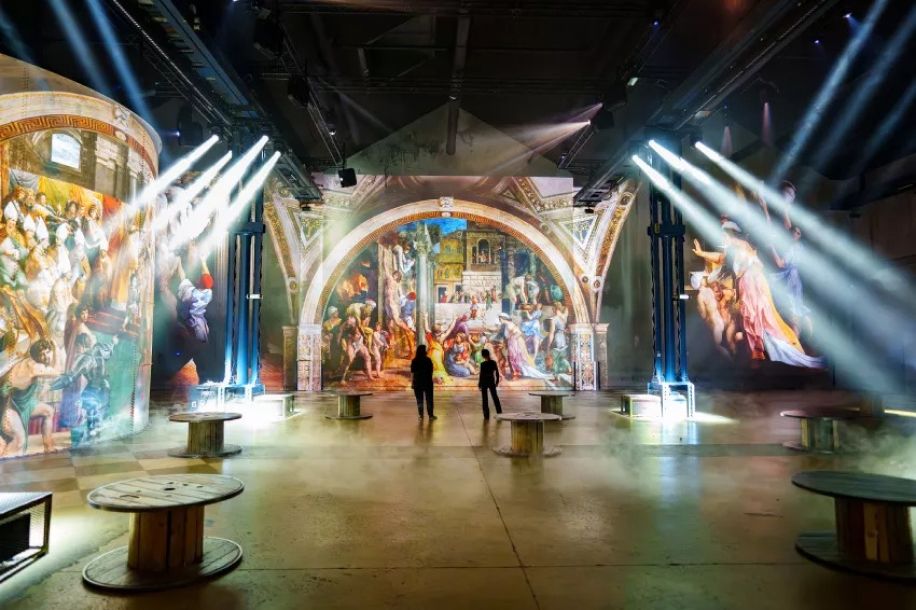 L’Atelier des Lumières : le musée immersif où les tableaux prennent vie