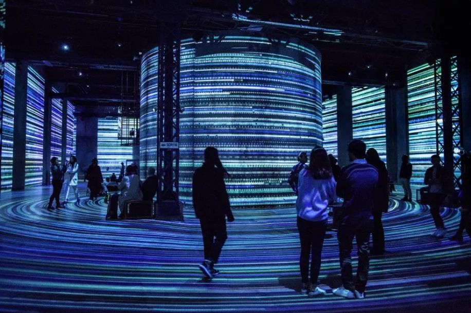 Voyagez avec Van Gogh, Le Petit Prince et Hokusai à l'Atelier des Lumières