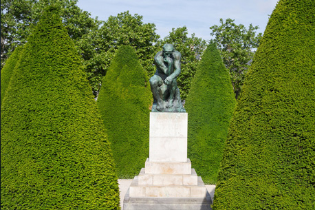 Jardin ouvert du musée Rodin avec de magnifiques sculptures