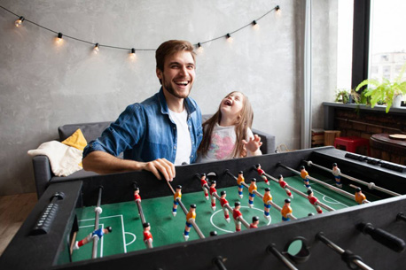 Jeu en famille : pourquoi on vous conseille le babyfoot ?