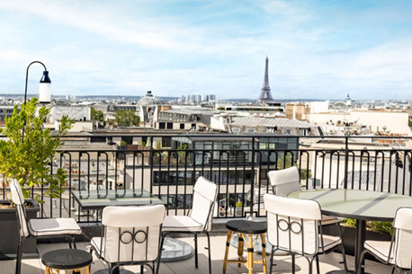 Bar atypique à Paris avec son style art déco et sa vue panoramique