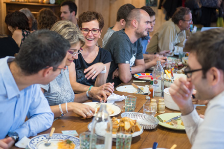 Restaurant pas cher avec repas à prix libre et alimentation durable