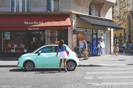 Pour des soldes tout confort : louez une voiture pour quelques heures