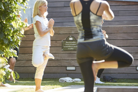 Cours de yoga et de fitness gratuits dans le jardin du Passage du Havre