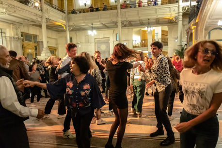 Grande soirée gratuite de lancement de la Fête des Vendanges avec chorale, acrobates et DJ