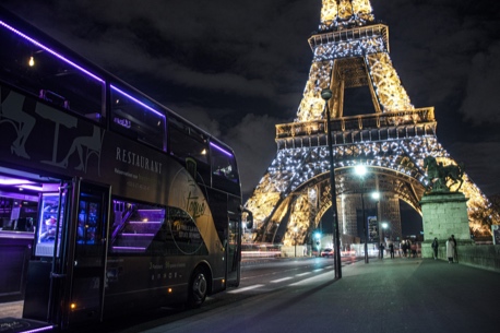 Découvrez Paris lors d’un repas bistronomique à bord du bus Le Saint Germain 1920 !