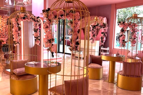 Secret Garden restaurant insolite rose bonbon mode fleurs