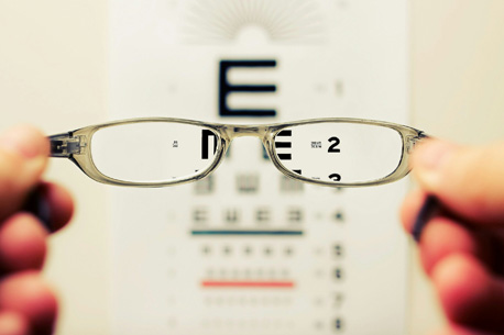 Opticien ou ophtalmologue : quelles sont les différences ?