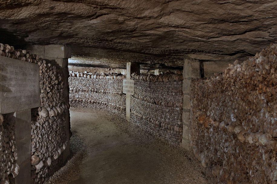 Catacombes de Paris : 2 visites guidées gratuites, en costume et en lecture, pour les Journées du Patrimoine