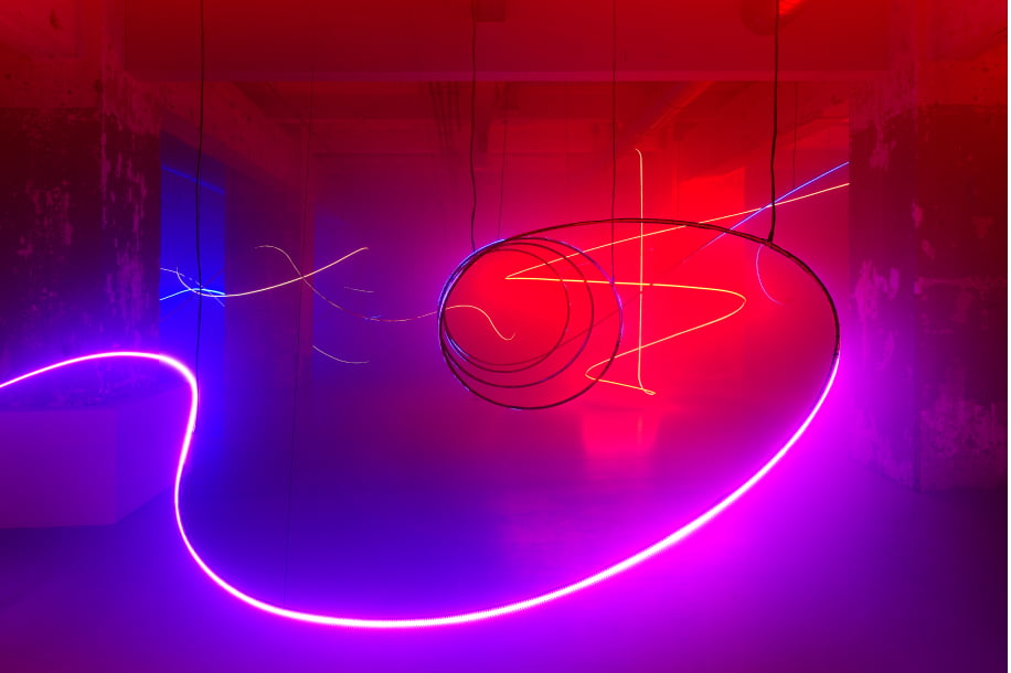 Into the Light, 3000 m² d’art lumineux pour une expérience hors norme
