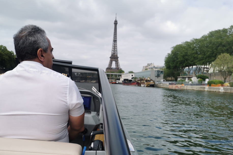 Noti Plage : l’adresse estivale à ne pas manquer au pied de la Tour Eiffel