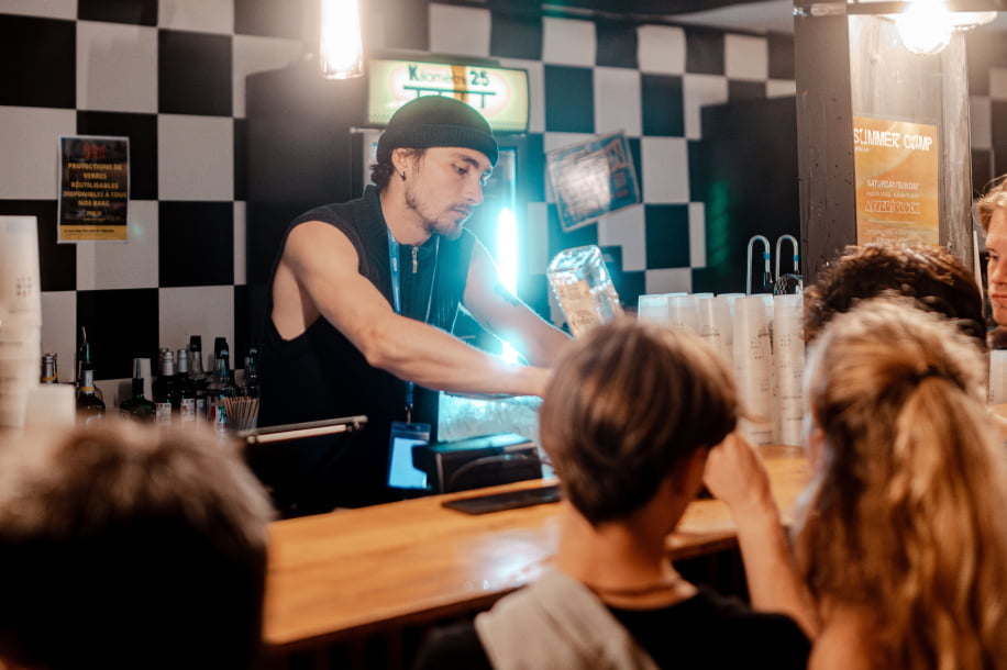 Open air, house & tattoos : l’été 2025 du Kilomètre25 s’annonce bouillant