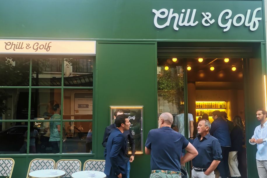 Chill & Golf, le premier bar à golf indoor de Paris