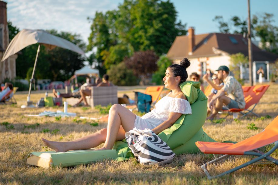 Pique nique électronique gratuit au Château Éphémère : musique, robots et feu d’artifice !