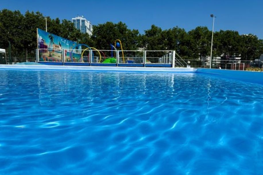 aquagym gratuite paris 17e piscine ephemere ete 2025