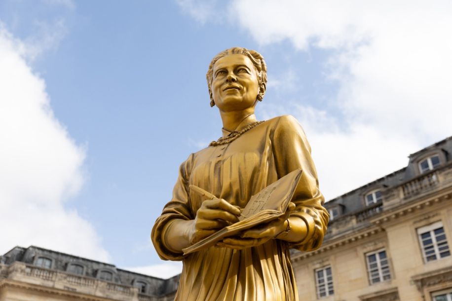 Inauguration des 10 statues des grandes femmes des JO de Paris dans le 18e