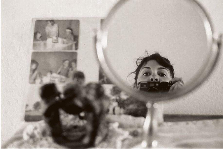 Audrey Tautou se dévoile avec l’exposition gratuite « Superfacial »