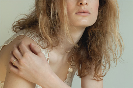 Tendances bijoux femme 2025 : comment briller sans en faire trop