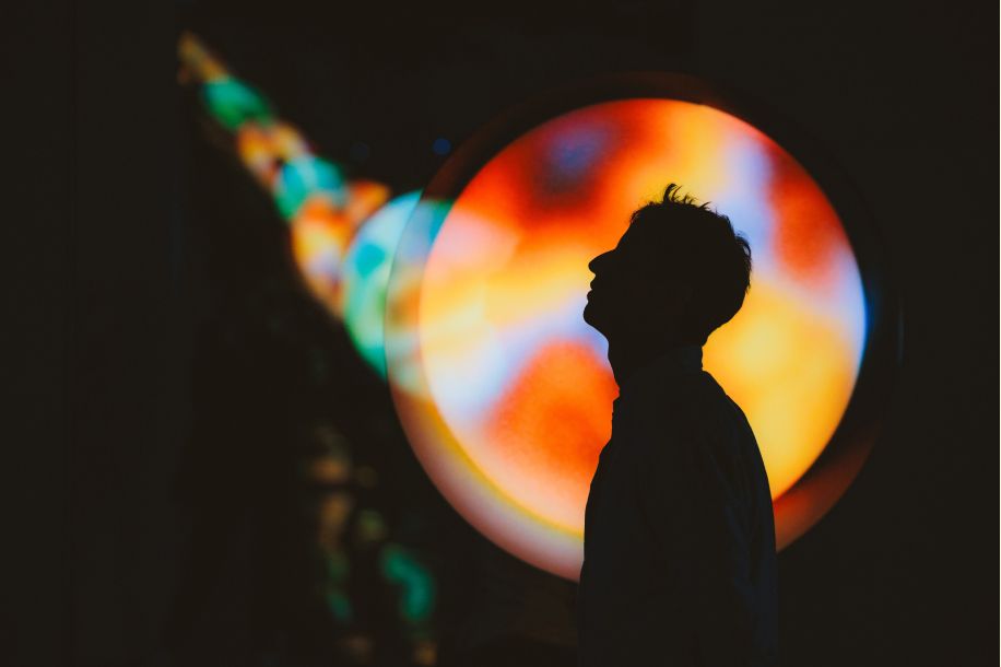TOI : l’expérience immersive qui révèle votre Aura