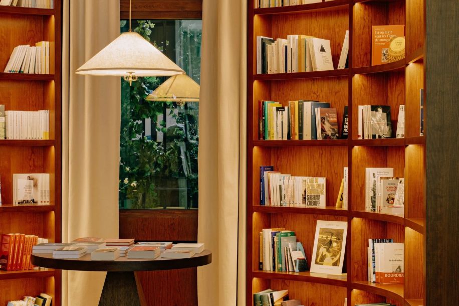 Off campus, le lieu hybride entre café, librairie et cours du soir !