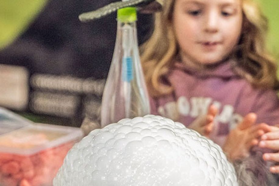 Fête de la science 2025 : expériences, ateliers et expositions gratuites à la Cité des sciences