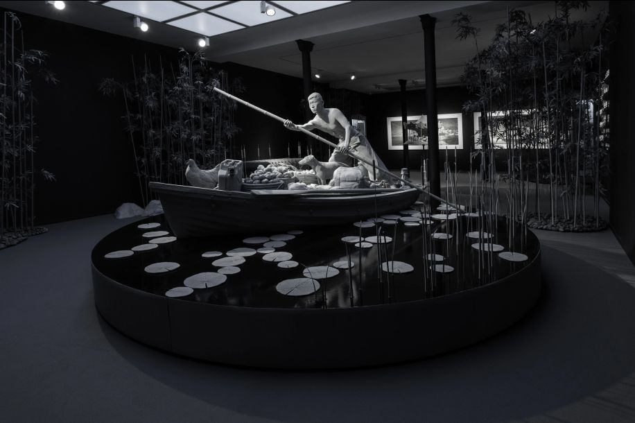 Sculptures hors du temps et hypnotiques : Hans Op de Beeck en accès libre à Paris