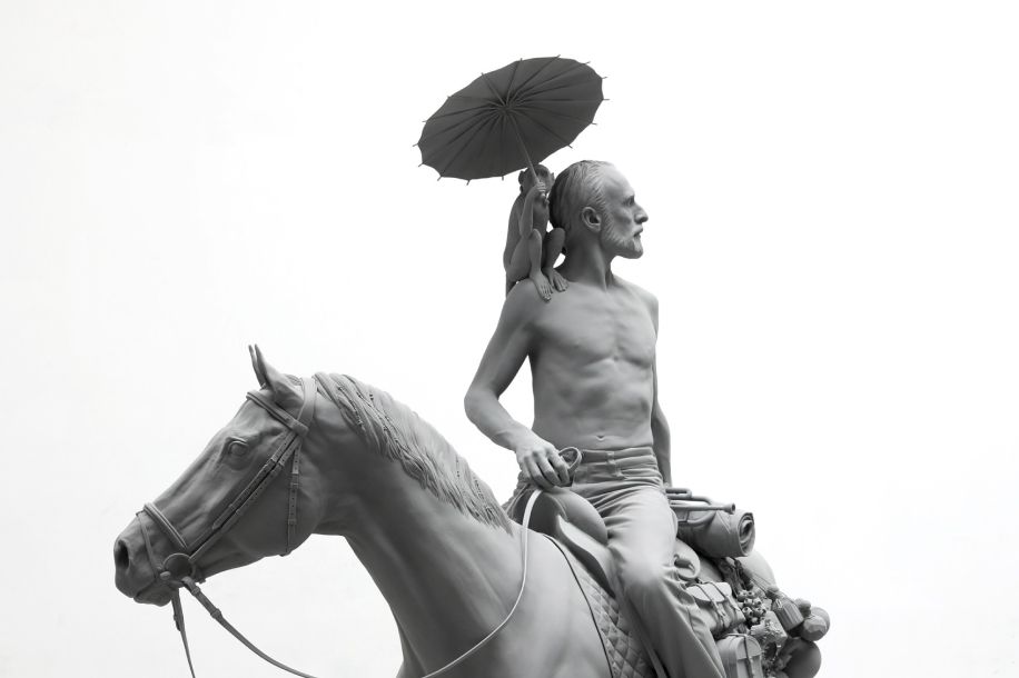 Sculptures hors du temps et hypnotiques : Hans Op de Beeck en accès libre à Paris