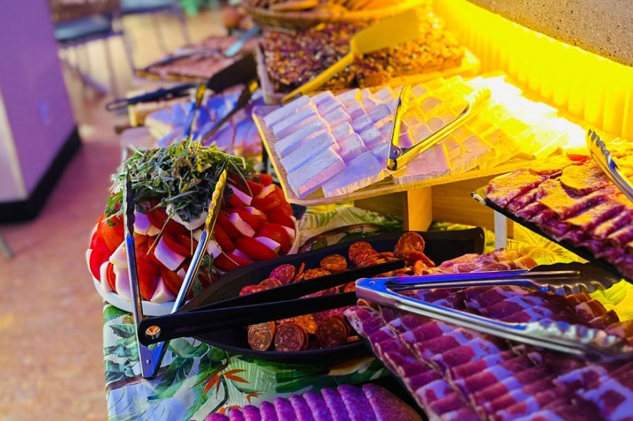 Brunch à volonté, néons et palmiers from Florida : bienvenue au Miami Boulevard !