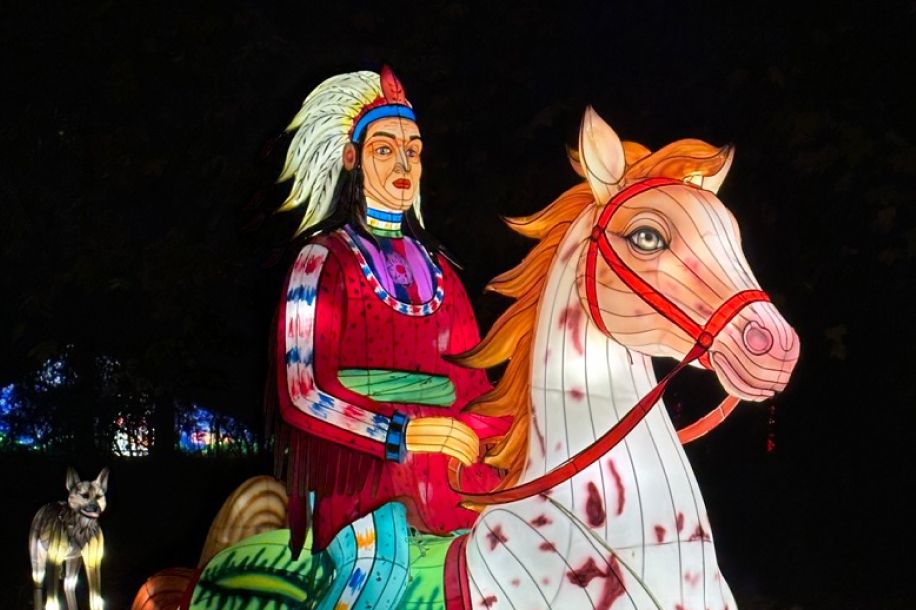 Dragons, aurores boréales et lanternes géantes : cap sur l’Odyssée Lumineuse