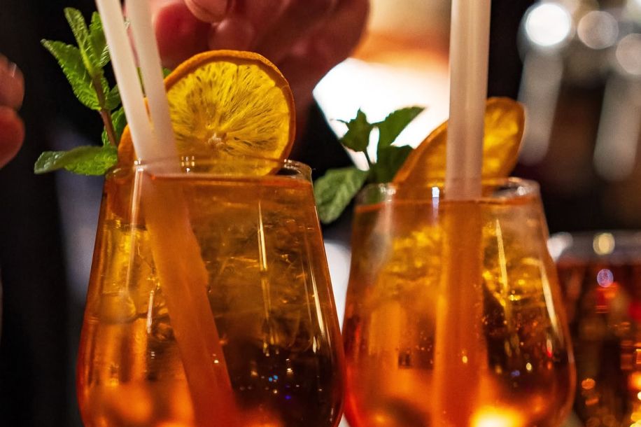 La Baraque : l’adresse du 11e où l’on dîne, trinque et danse jusqu’à l’aube