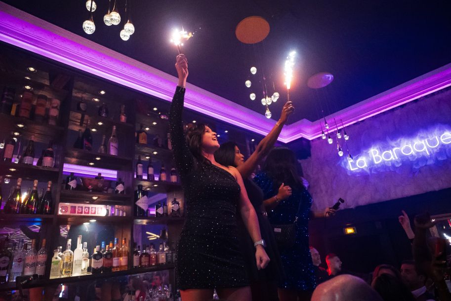 La Baraque : l’adresse du 11e où l’on dîne, trinque et danse jusqu’à l’aube