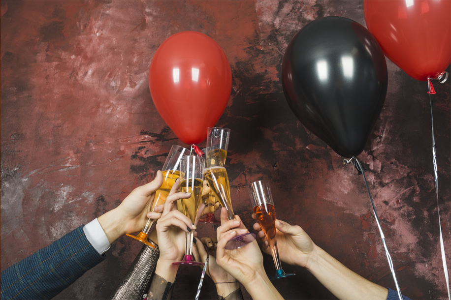 Fêter son anniversaire dans un bar à Paris : une expérience conviviale et sur mesure