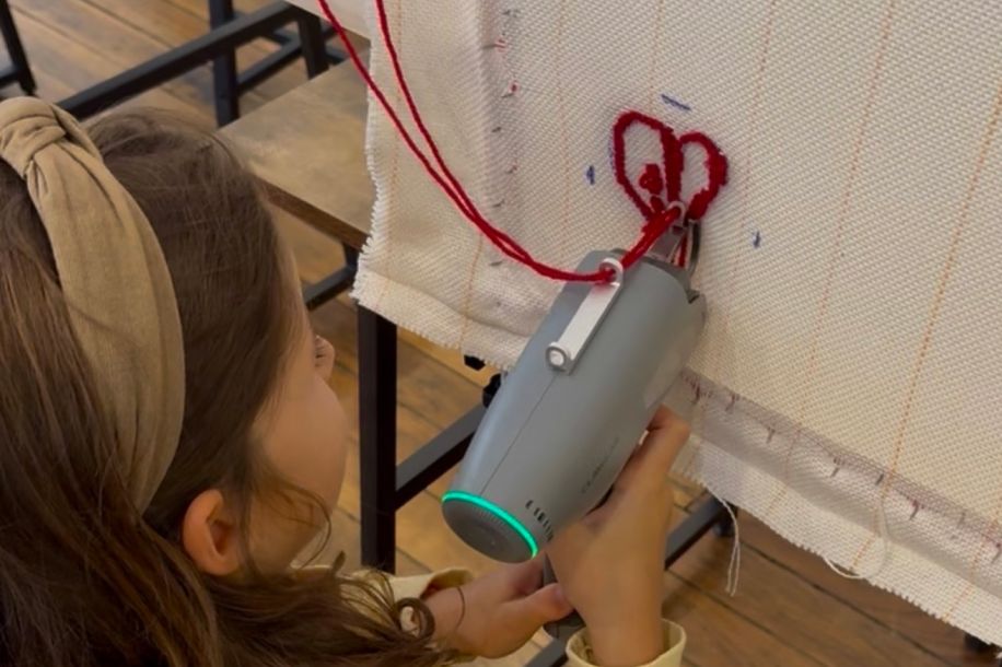 Tufting Studio : un lieu pour explorer l’art du tufting, ce tissage moderne à la laine