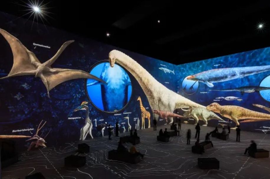 Planète Préhistorique : les dinosaures s’invitent à l’Atelier des Lumières