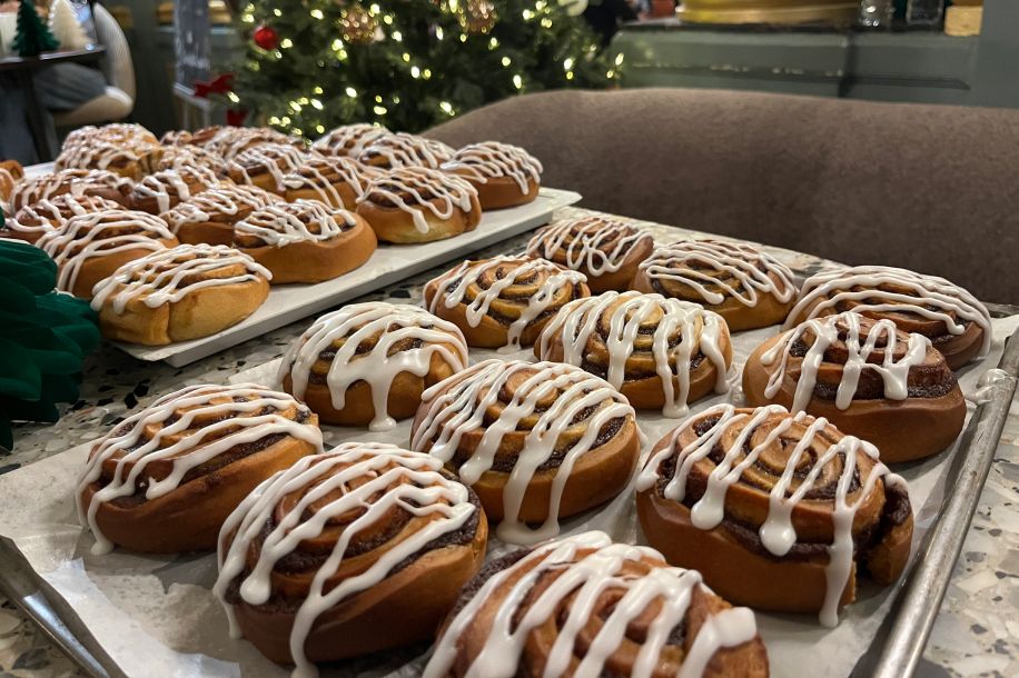 Le Starbucks des Capucines, ce spot (encore plus) parfait pour une first date