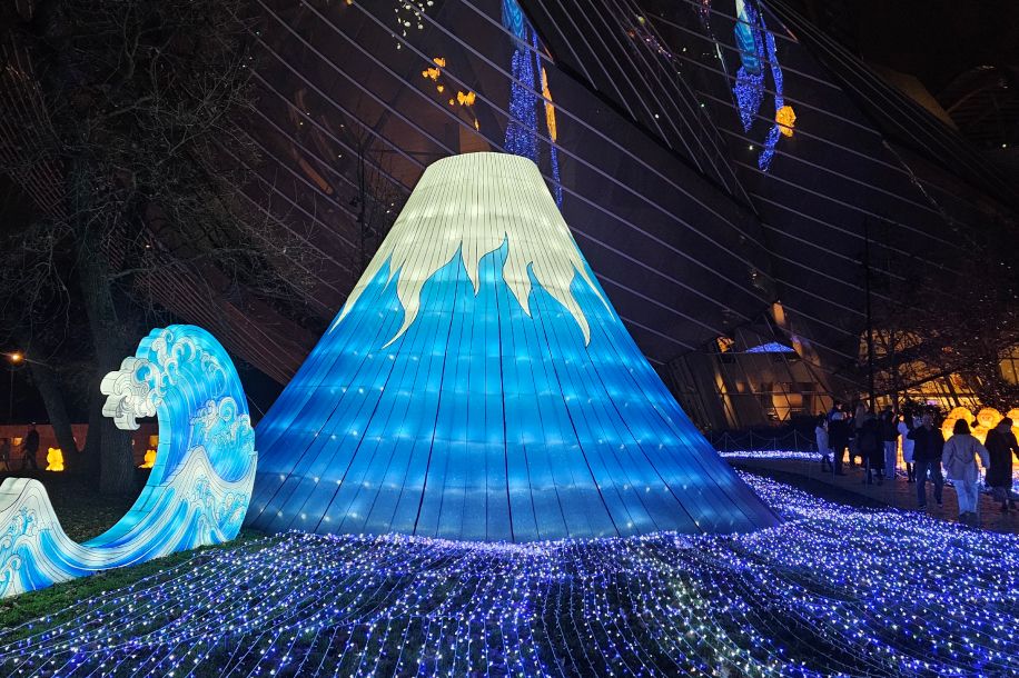 Lanternes, sakuras et pop culture : le parcours lumineux du Jardin d’Acclimatation