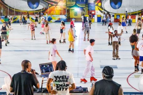 Roller party gratuite dans une ancienne patinoire devenue musée de street art