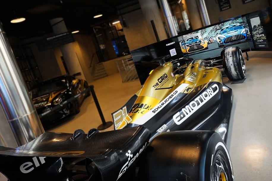 E MOTION : le sport automobile version immersive et accessible