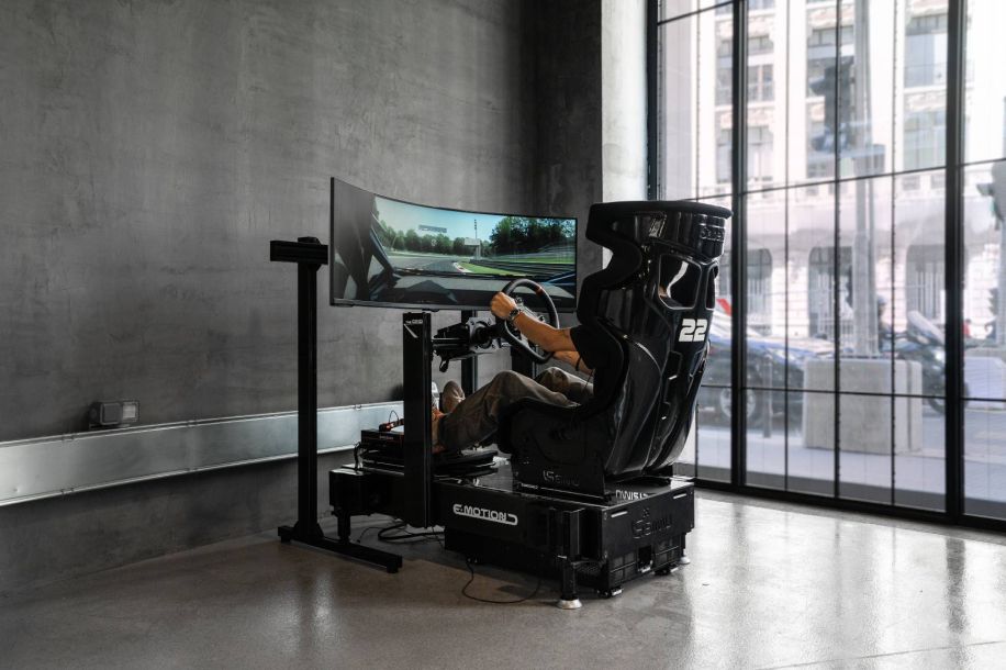 E MOTION : le sport automobile version immersive et accessible