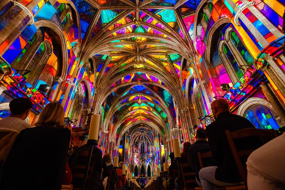 L’Odyssée Céleste : un spectacle immersif inédit au cœur de l’église Saint Eustache