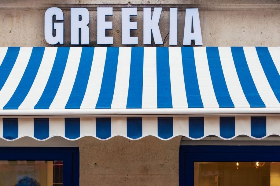 100 kegrés offerts et cuisine méditerranéenne : Greekia ouvre à Paris