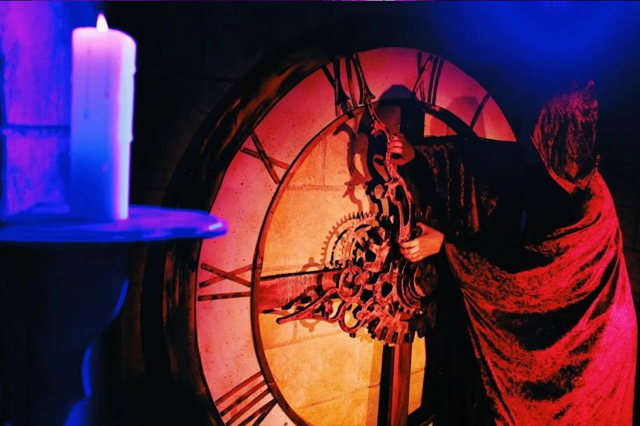 Wolf Gang : un Loup Garou grandeur nature au cœur d’une cité médiévale