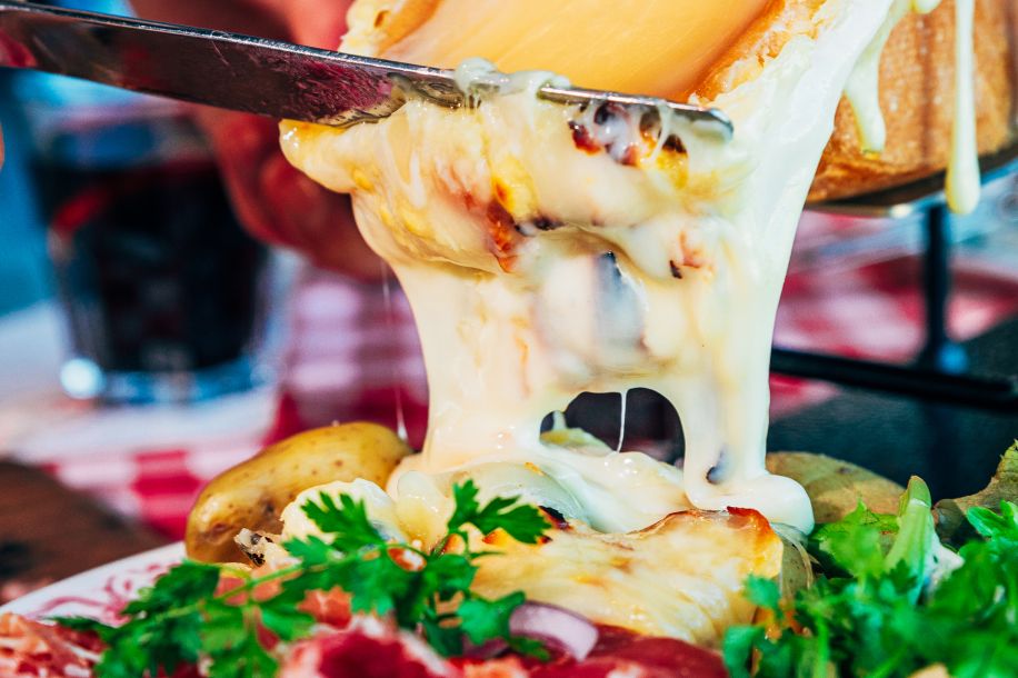 Raclette party + cocktails : bienvenue au Mama Ski Club !